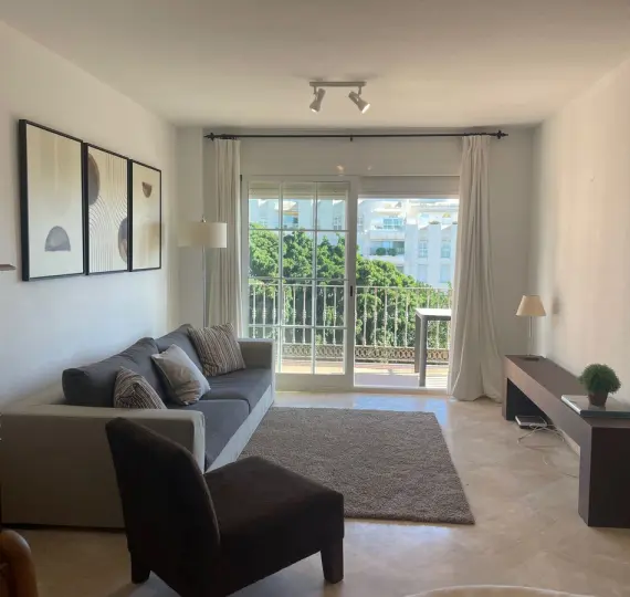 Long-term rent of middle floor apartment in Marbella