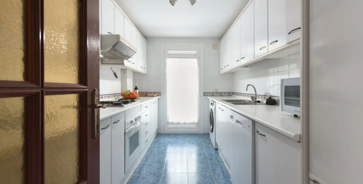 Long-term rent of middle floor apartment in Marbella 15