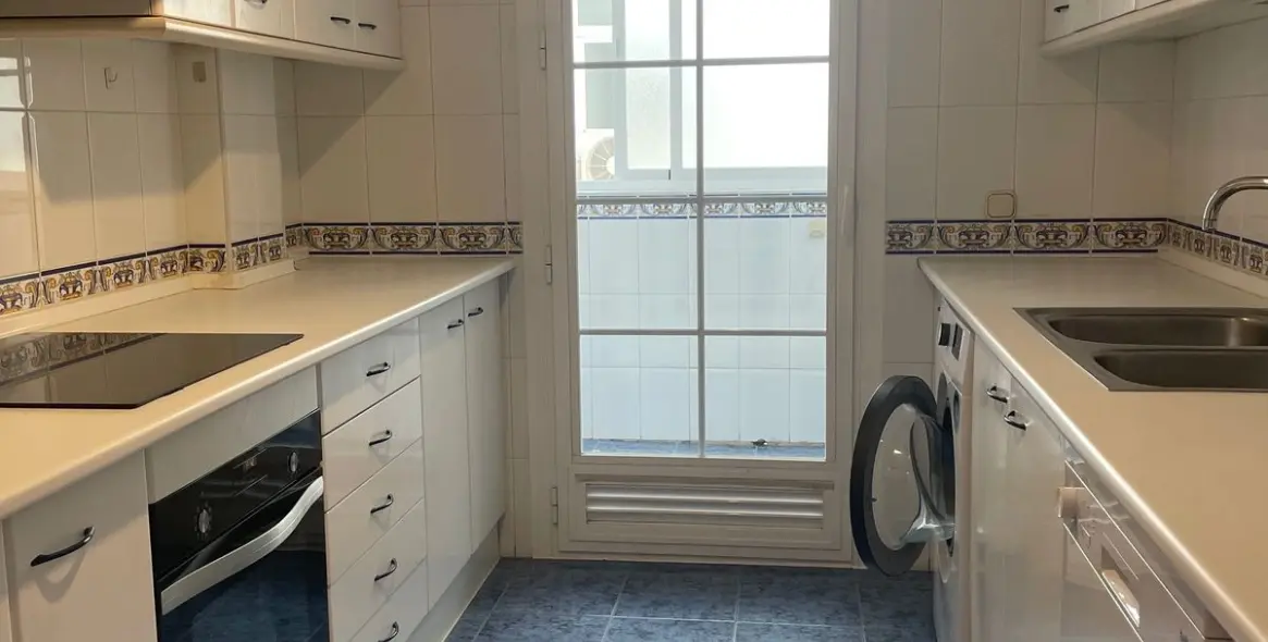 Long-term rent of middle floor apartment in Marbella 16