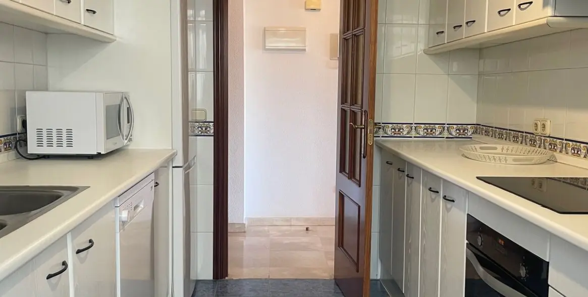 Long-term rent of middle floor apartment in Marbella 17