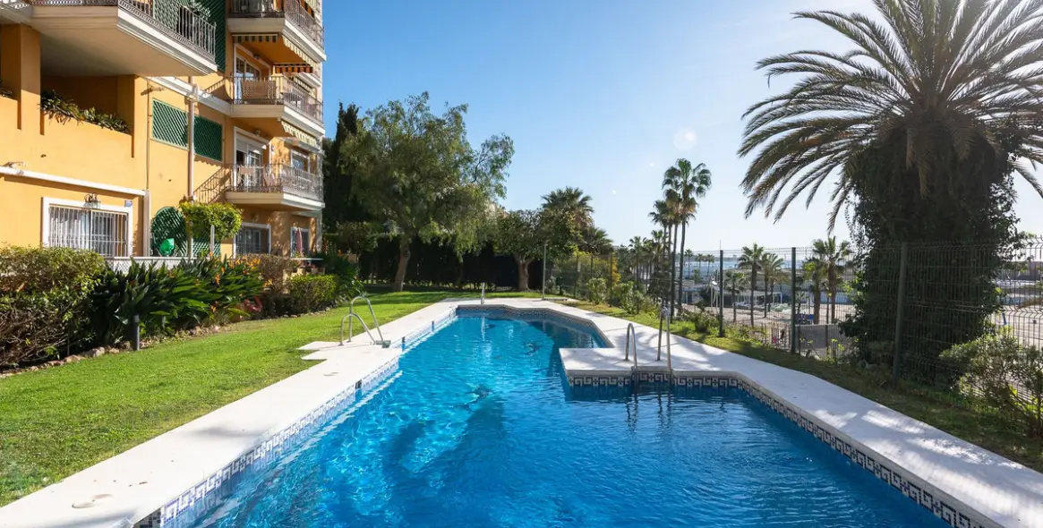 Short-term rent of middle floor apartment in Marbella 25