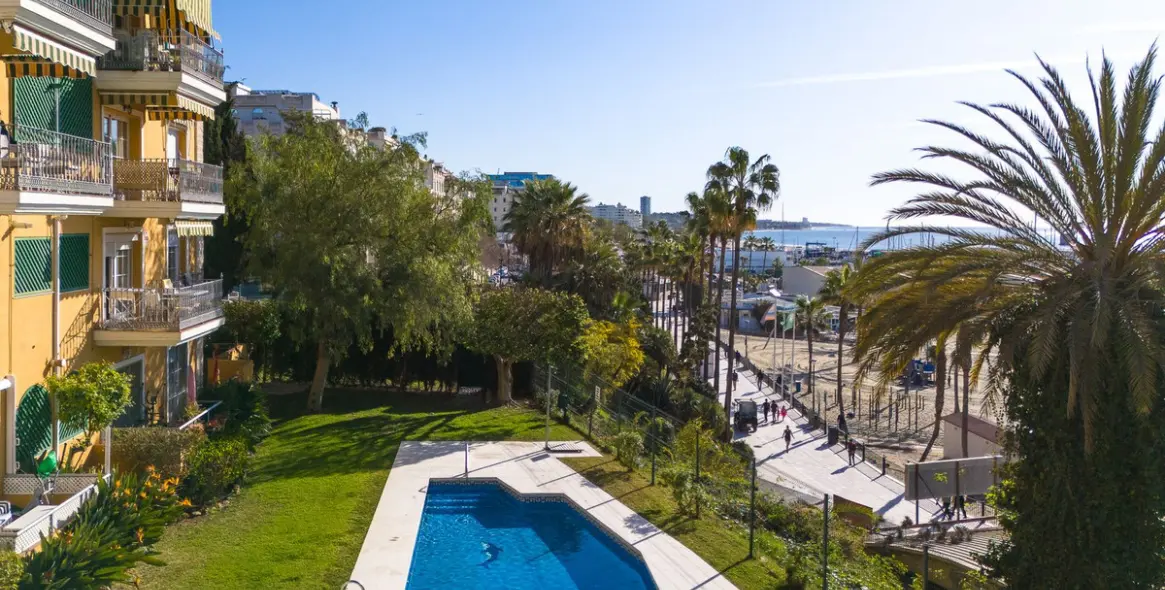 Short-term rent of middle floor apartment in Marbella 26