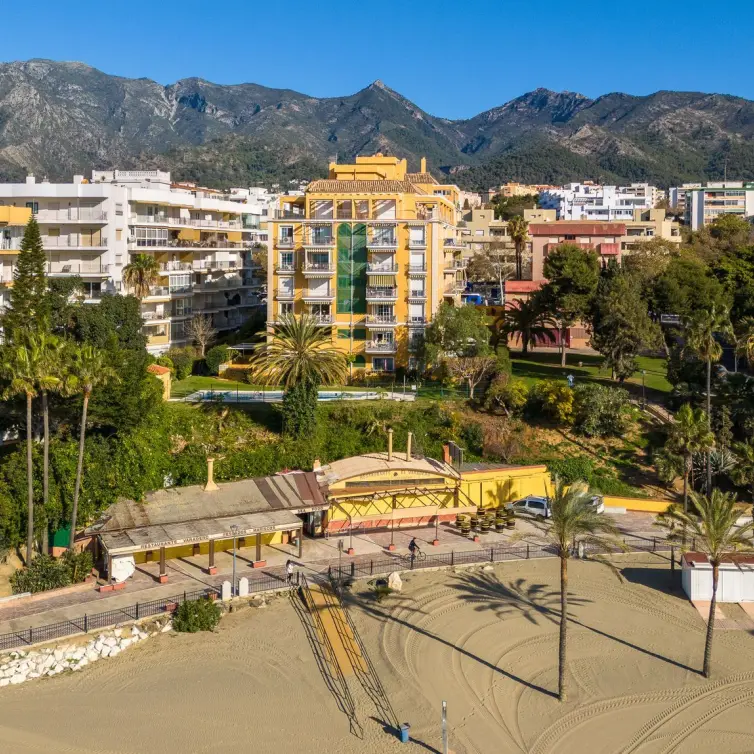 Venta de apartamento en planta media en Marbella