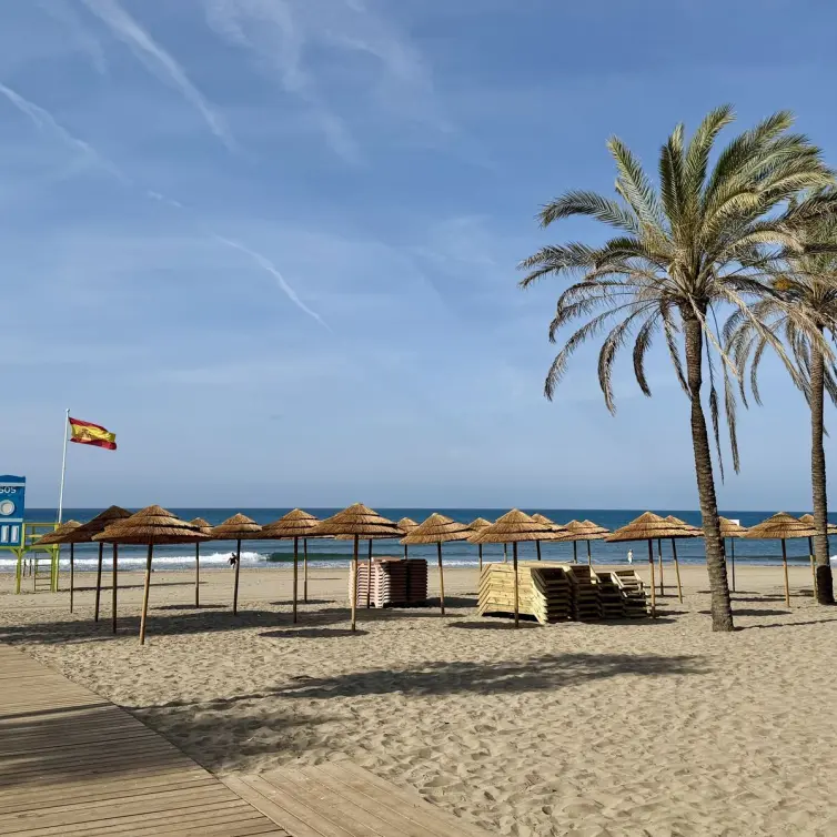 Venta de apartamento en planta media en Marbella