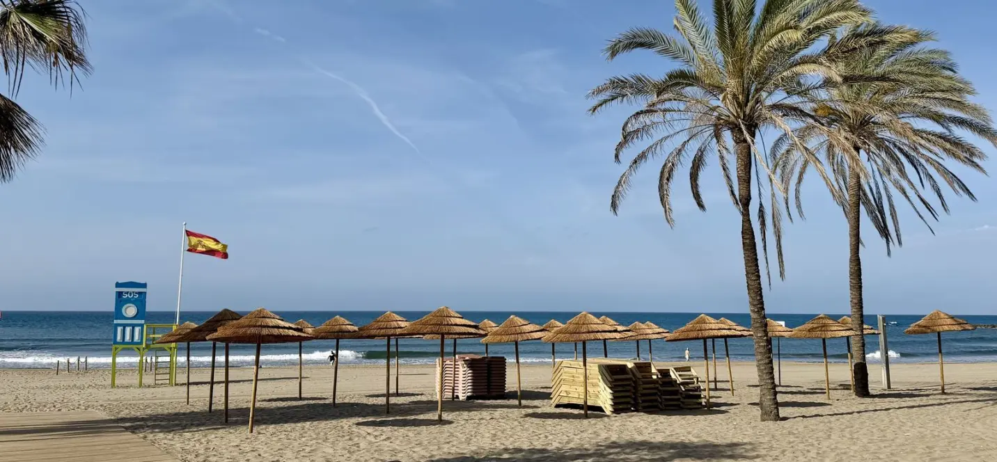 Venta de apartamento en planta media en Marbella 2