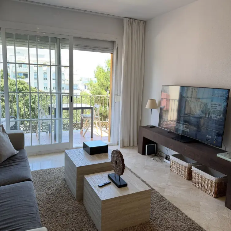 Venta de apartamento en planta media en Marbella