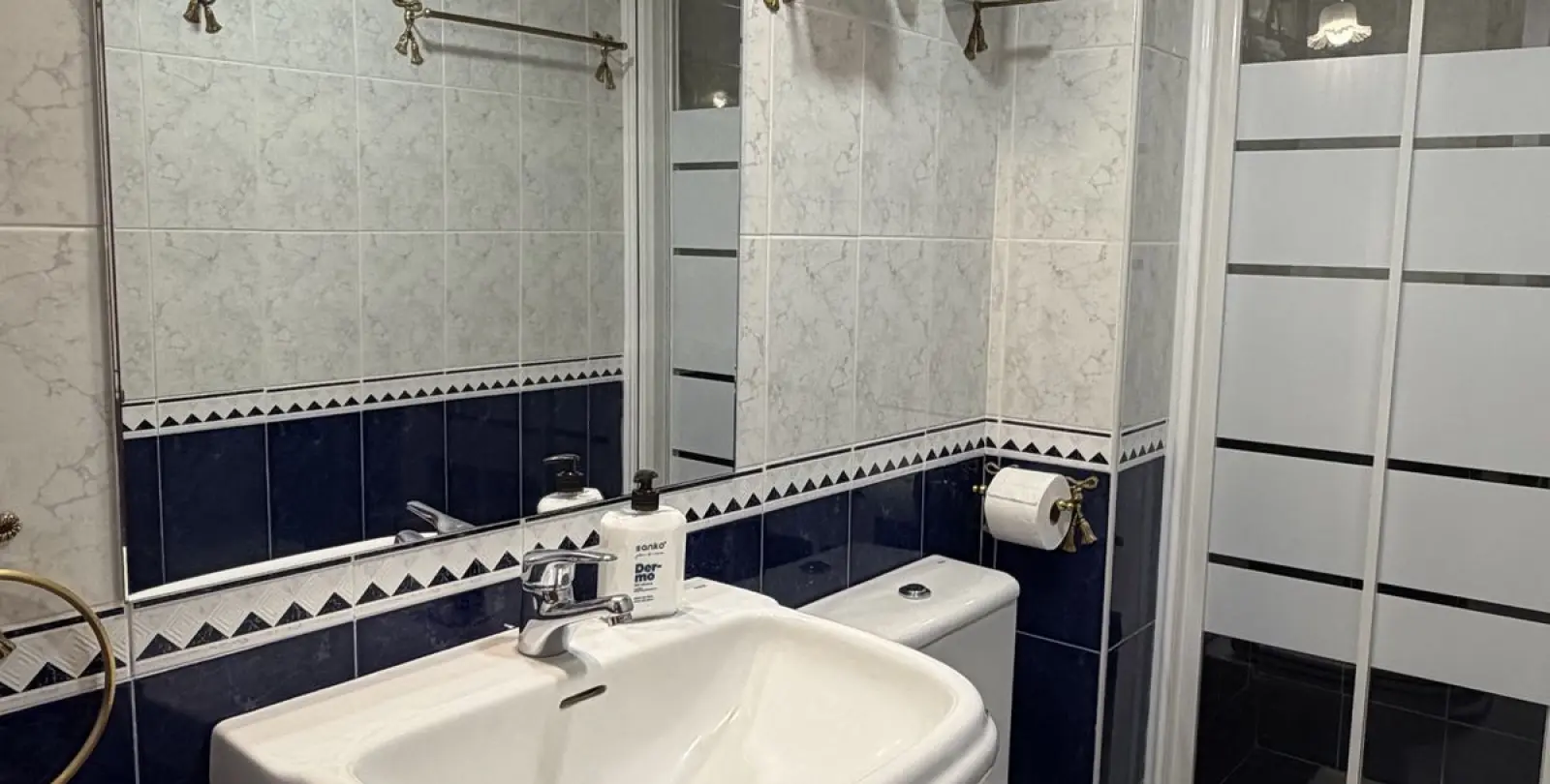 Venta de apartamento en planta media en Marbella 19