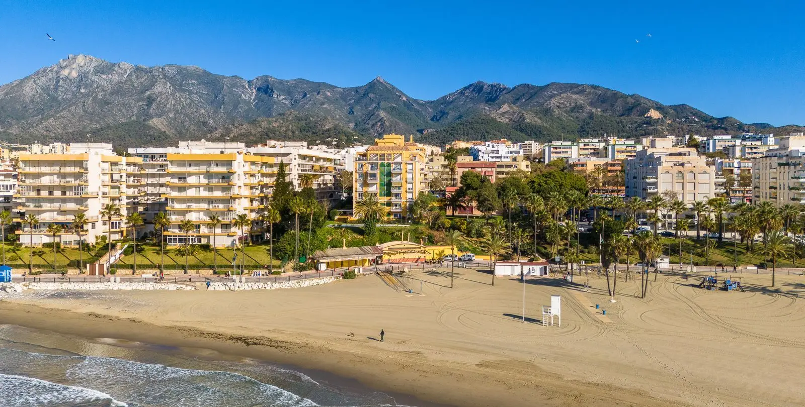 Venta de apartamento en planta media en Marbella 22