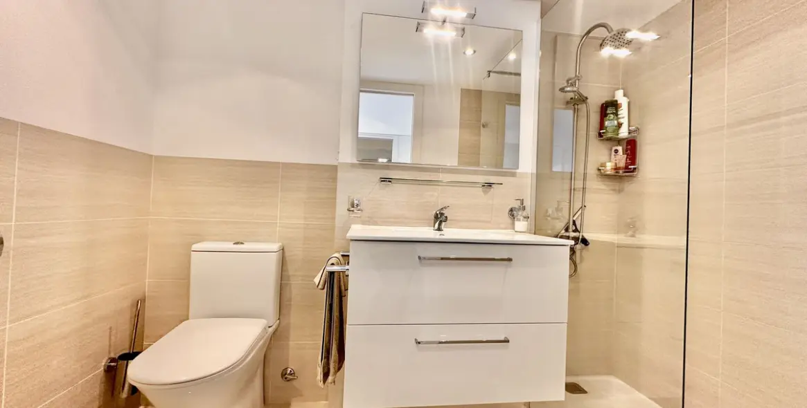 Short-term rent of middle floor apartment in Marbella 10