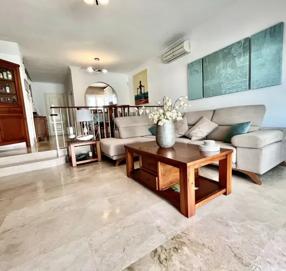 Краткосрочная аренда дома на две семьи в El Paraiso