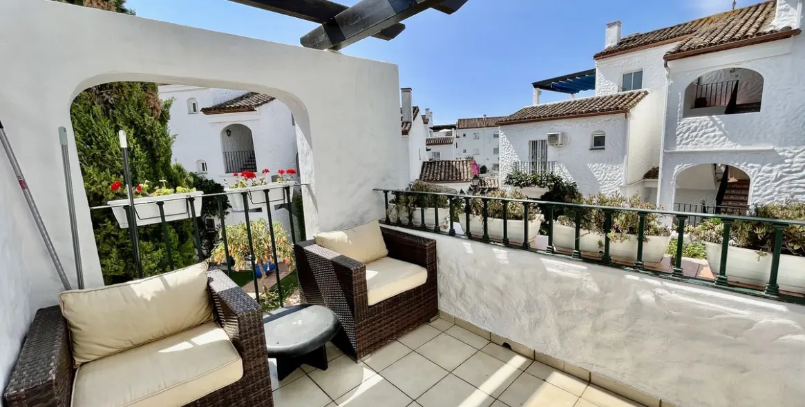 Краткосрочная аренда дома на две семьи в El Paraiso 18