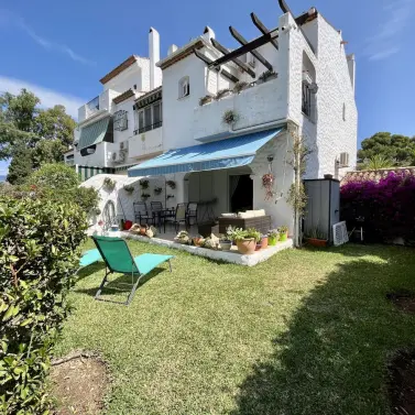 Short-term rent of semi-detached house in El Paraiso