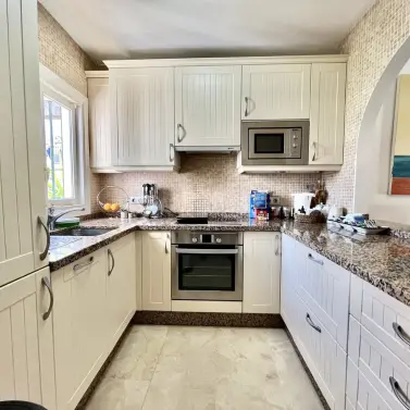 Short-term rent of semi-detached house in El Paraiso