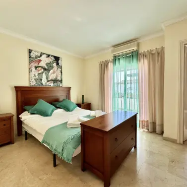 Short-term rent of semi-detached house in El Paraiso