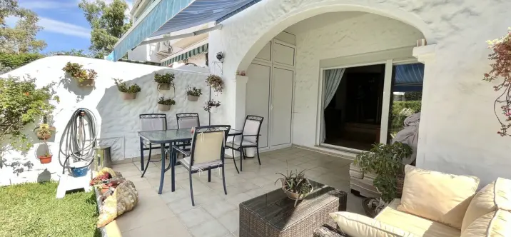 Short-term rent of semi-detached house in El Paraiso 4