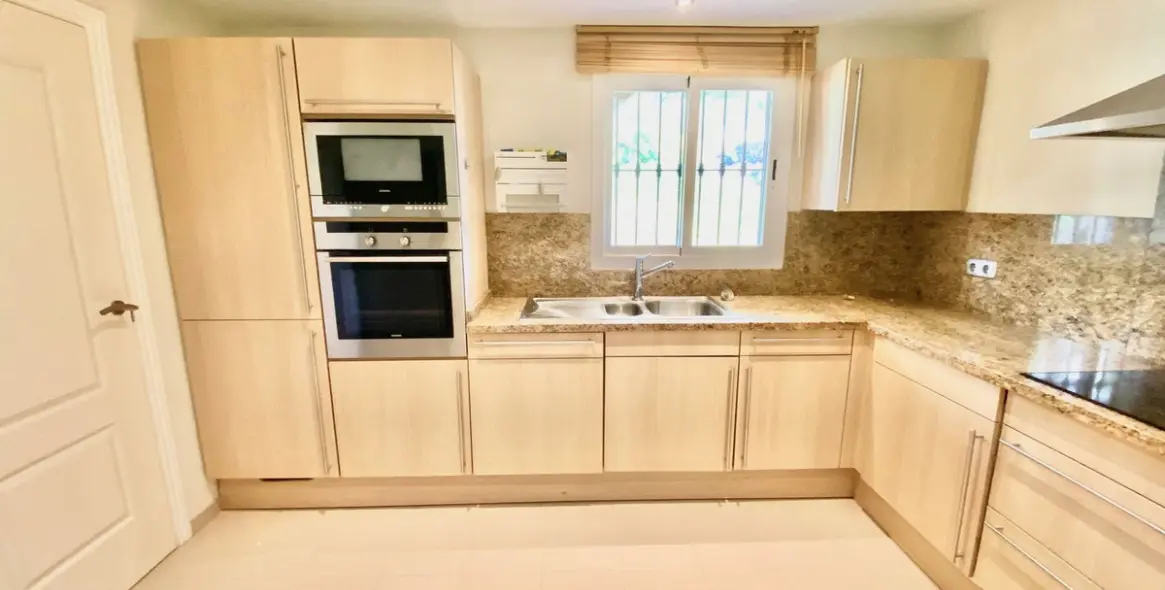 Long-term rent of middle floor apartment in Atalaya 18