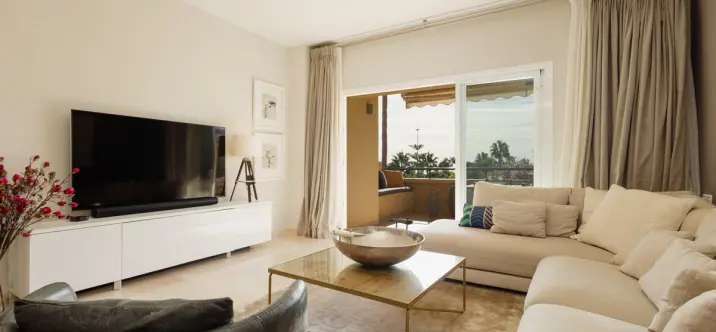 Long-term rent of middle floor apartment in Elviria 3