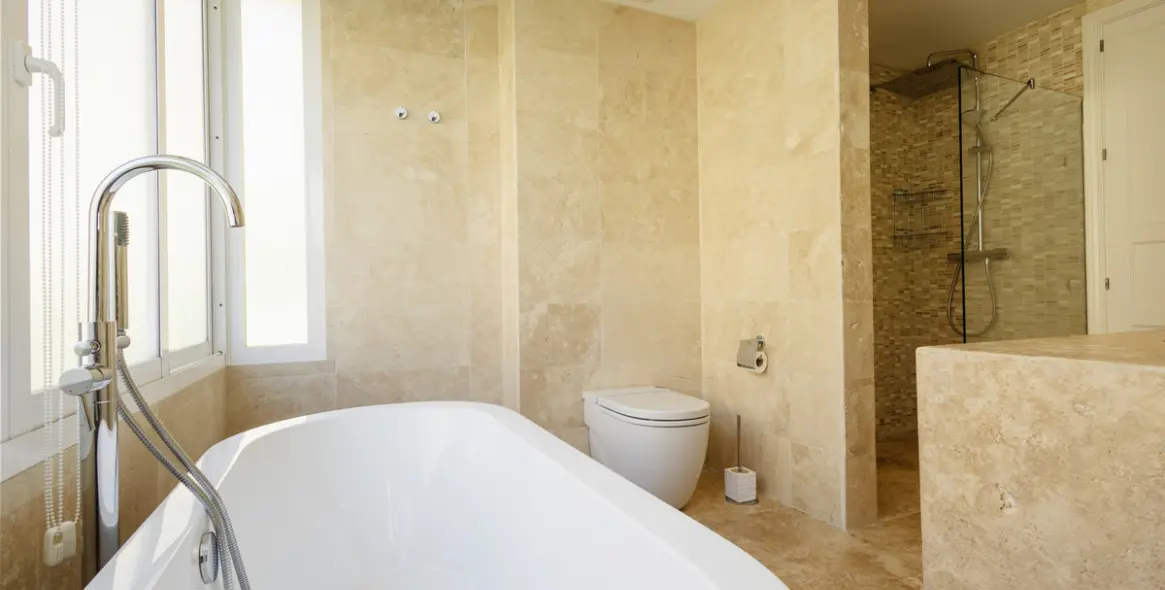 Long-term rent of middle floor apartment in Elviria 11