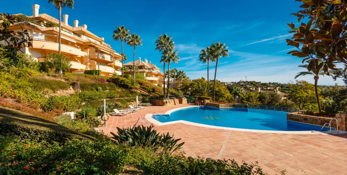 Long-term rent of middle floor apartment in Elviria 16