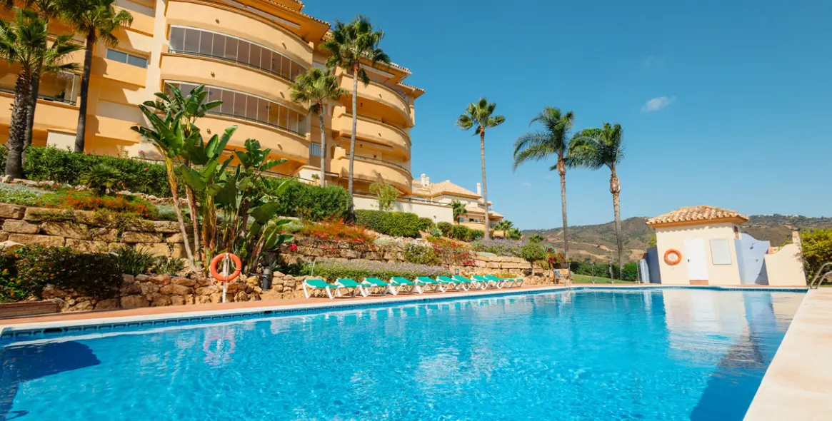 Long-term rent of middle floor apartment in Elviria 18