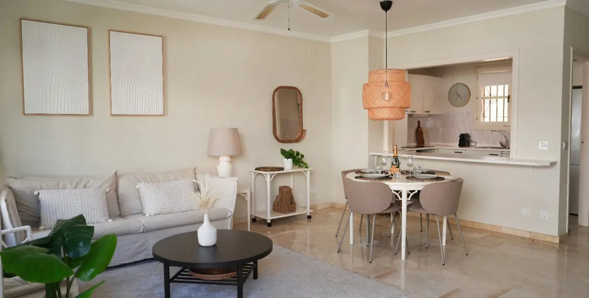 Long-term rent of middle floor apartment in El Paraiso 1