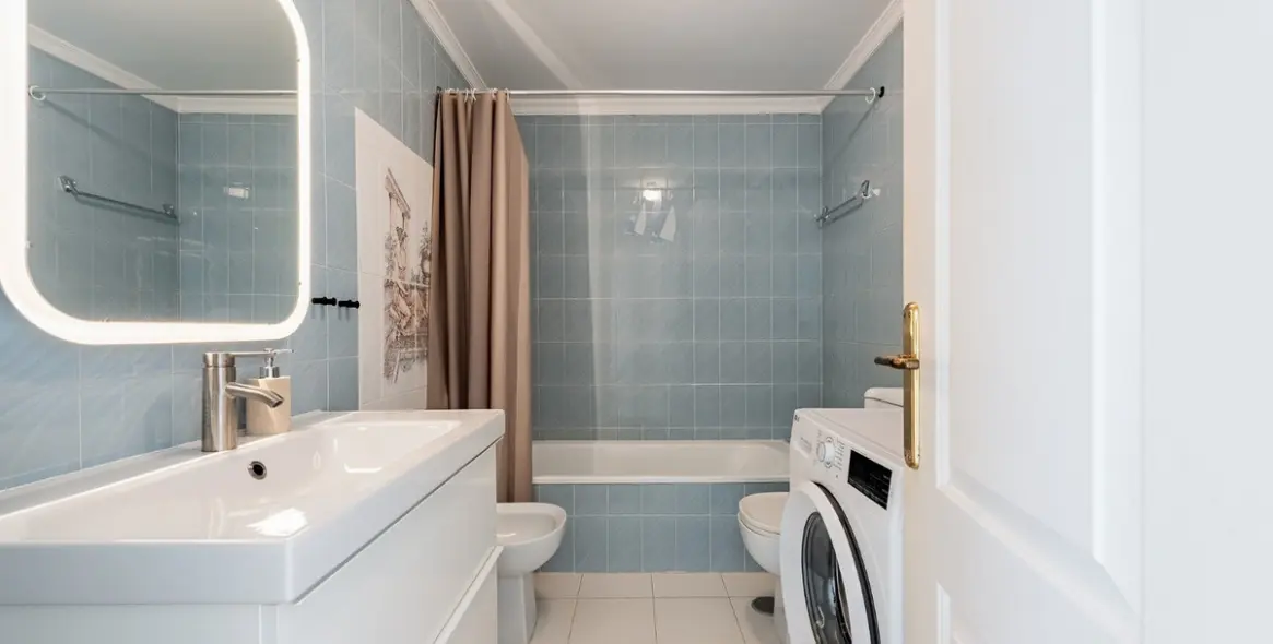 Long-term rent of middle floor apartment in El Paraiso 3