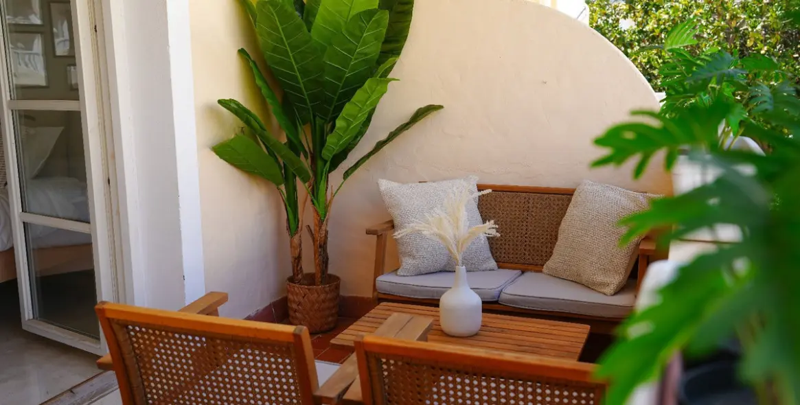 Long-term rent of middle floor apartment in El Paraiso 8