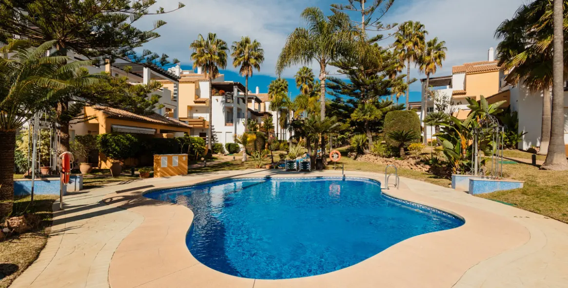 Long-term rent of ground floor apartment in Bahía de Marbella 10