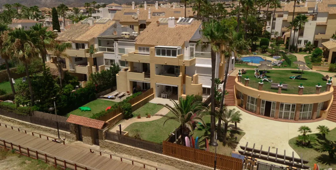 Long-term rent of ground floor apartment in Bahía de Marbella 11