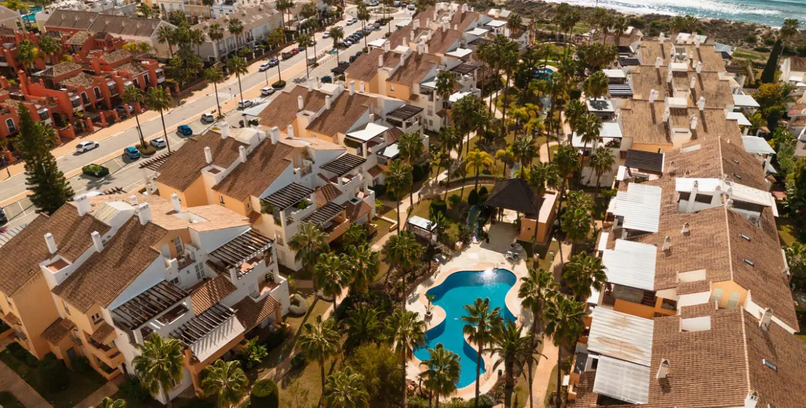 Long-term rent of ground floor apartment in Bahía de Marbella 13