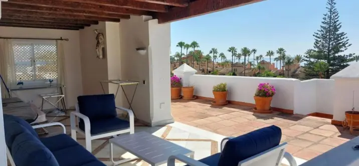 Short-term rent of penthouse in Estepona 1