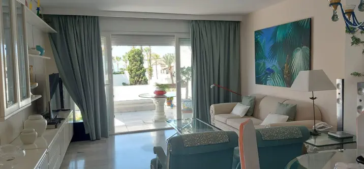 Short-term rent of penthouse in Estepona 2