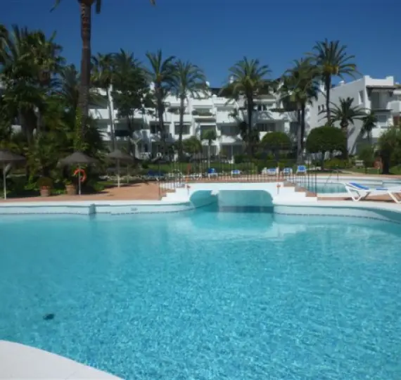 Short-term rent of penthouse in Estepona