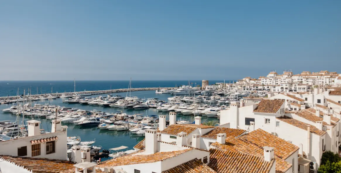 Долгосрочная аренда апартаментов на среднем этаже в Marbella (район Puerto Banús) 2