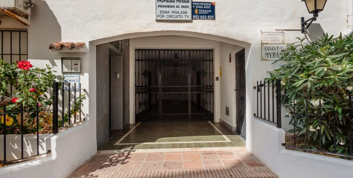 Долгосрочная аренда апартаментов на среднем этаже в Marbella (район Puerto Banús) 8