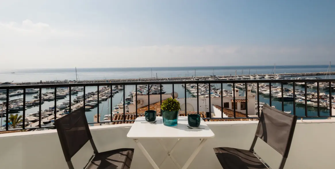 Long-term rent of middle floor apartment in Puerto Banús 12