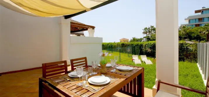 Краткосрочная аренда дома на две семьи в Estepona 0