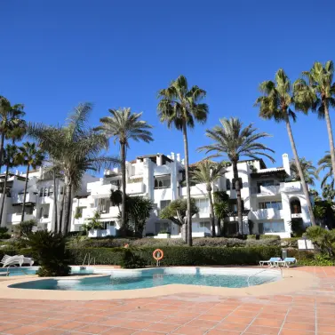 Short-term rent of penthouse in Estepona
