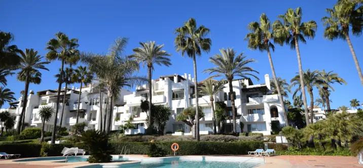 Short-term rent of penthouse in Estepona 0