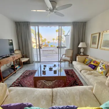 Short-term rent of penthouse in Estepona