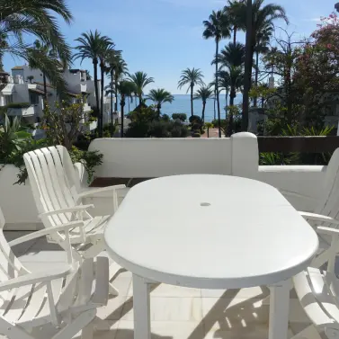 Short-term rent of penthouse in Estepona