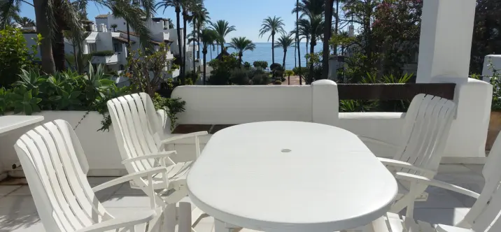 Short-term rent of penthouse in Estepona 2
