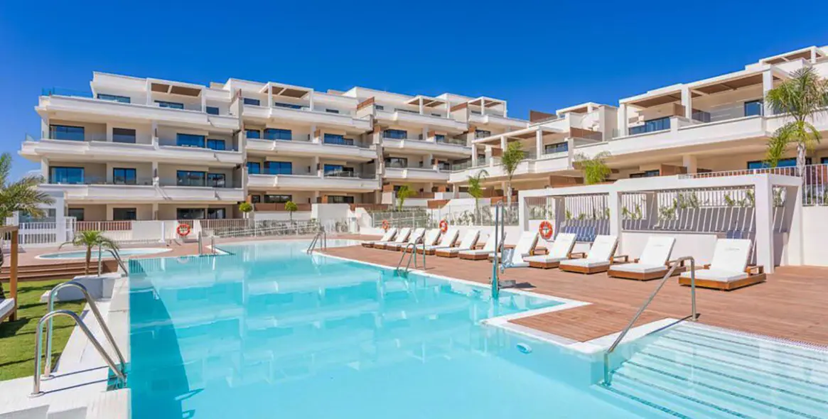 Venta de apartamento en planta media en La Cala de Mijas 1