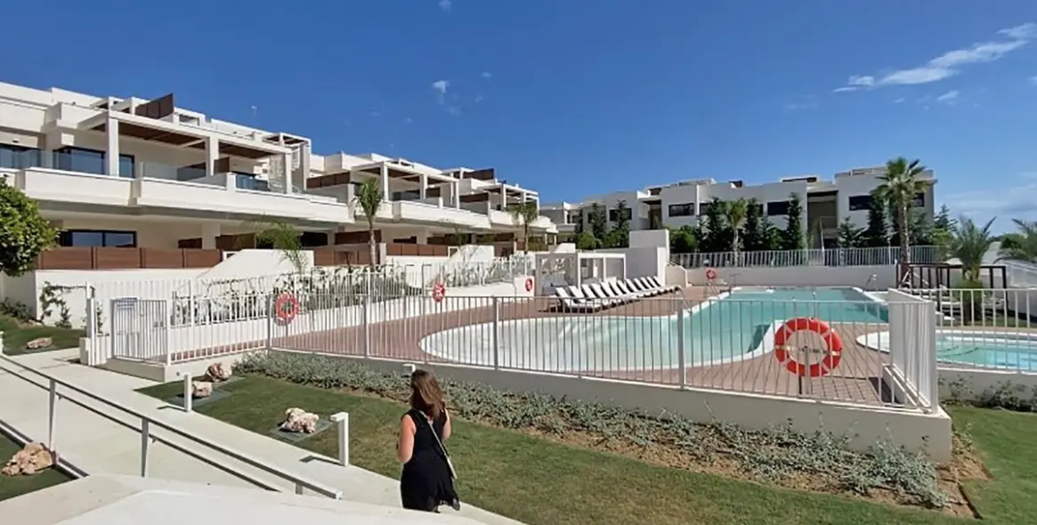 Venta de apartamento en planta media en La Cala de Mijas 3
