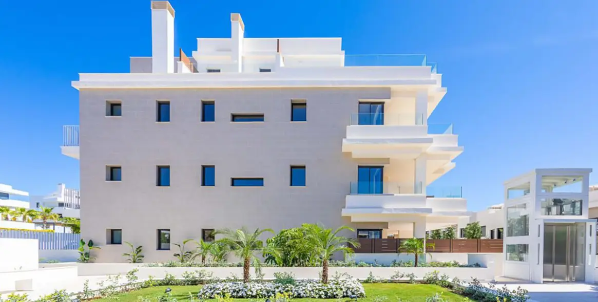 Venta de apartamento en planta media en La Cala de Mijas 6