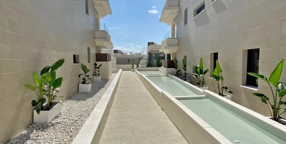 Venta de apartamento en planta media en La Cala de Mijas 8