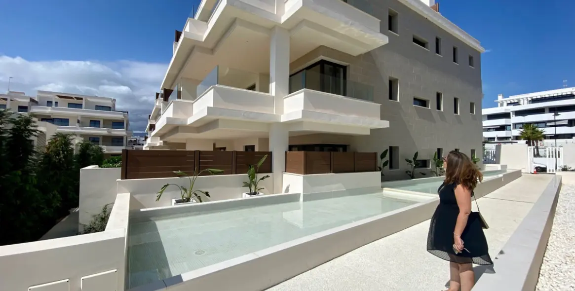 Venta de apartamento en planta media en La Cala de Mijas 9