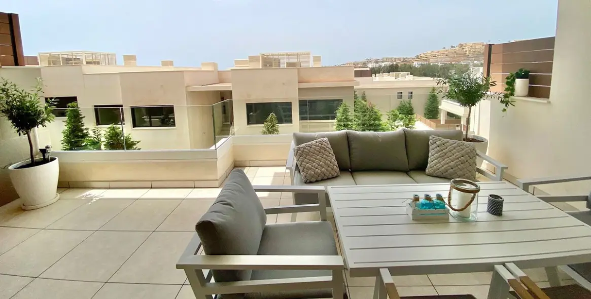 Venta de apartamento en planta media en La Cala de Mijas 16