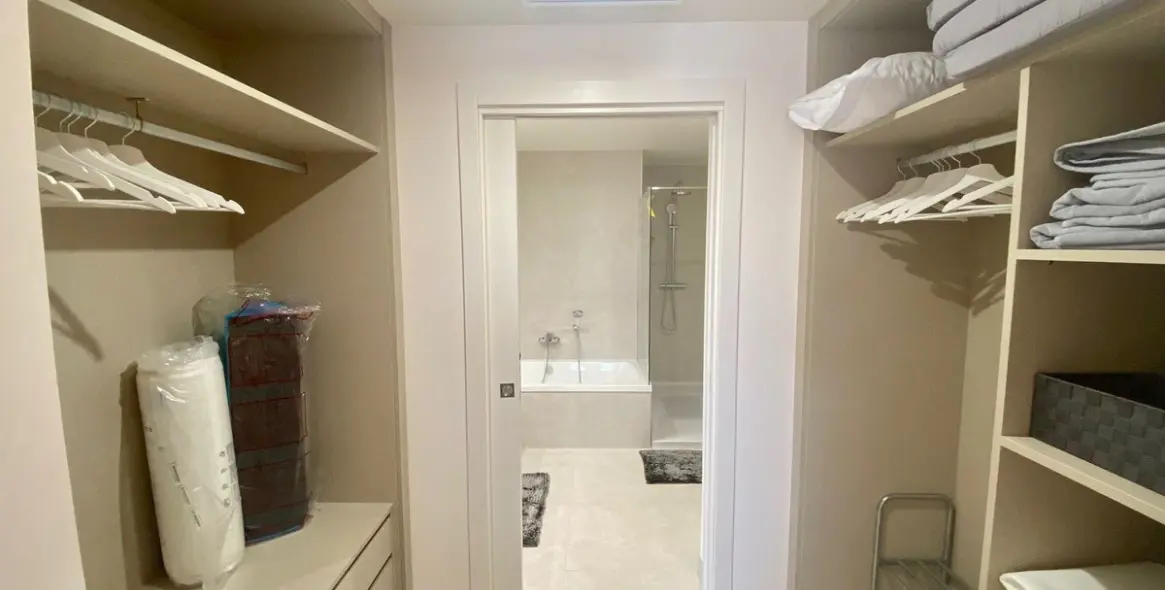 Venta de apartamento en planta media en La Cala de Mijas 36