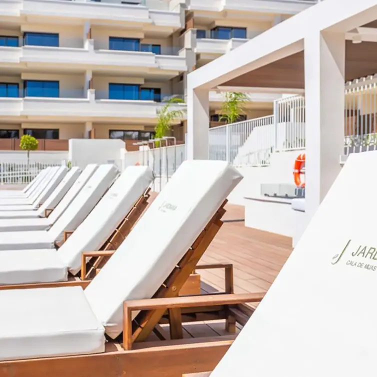 Продажа апартаментов на среднем этаже в La Cala de Mijas